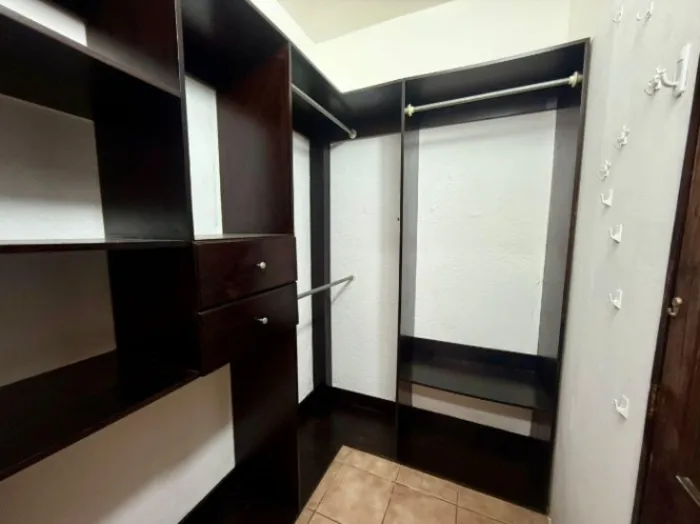 Venta de hermosa casa en Heredia, Mercedes Norte en Mercedes, Heredia — $165,000 - Foto 2 de 16