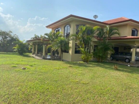 Venta de hermosa propiedad en Sta Barbara San Juan Heredia/24-1052 en Heredia — ₡ 210 000 000