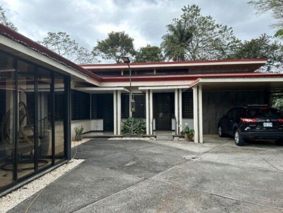 Se vende moderna casa en condominio de La Garita Alajuela 24-954 en Garita, Alajuela — $500,000