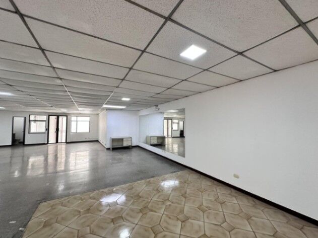 ALQUILER COMERCIAL, SAN JOSÈ $3.350 COD#25-2 en Catedral, San José — $3,350
