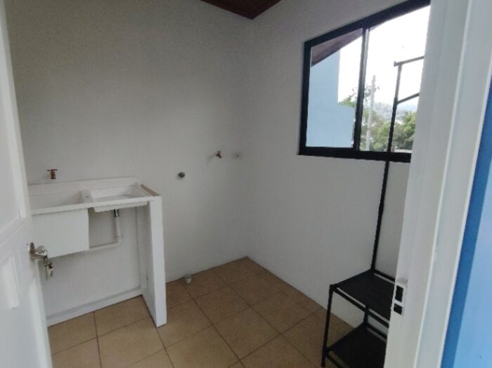 Ideal para personas con teletrabajo en Tacares, Grecia, Alajuela — ₡ 350 000