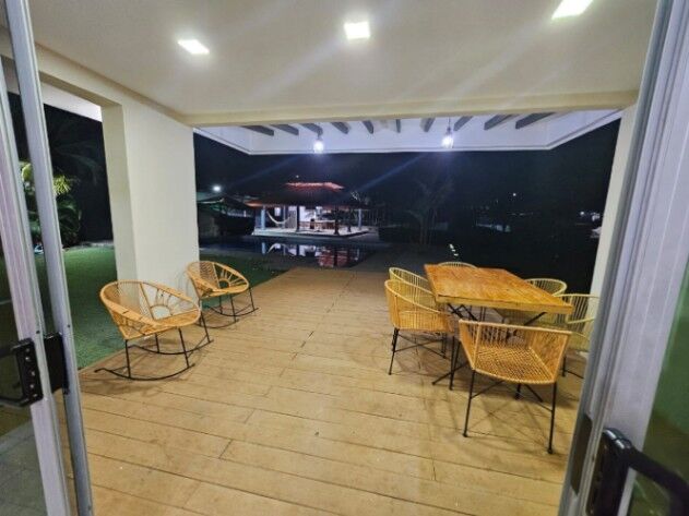 Casa/lote 5000 metros / 4 habitaciones /Parrita en Parrita, Puntarenas — $959,000