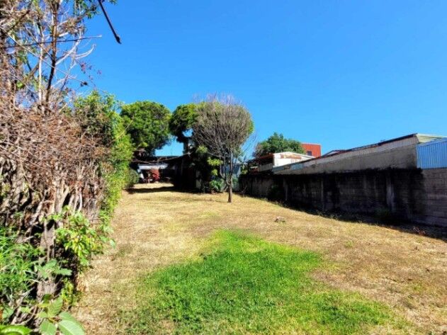  Propiedad en Venta  de Lote + Casa en San Antonio de Belên, Heredia. RAH 25-1489 en San Antonio, Belén, Heredia — $1,200,000