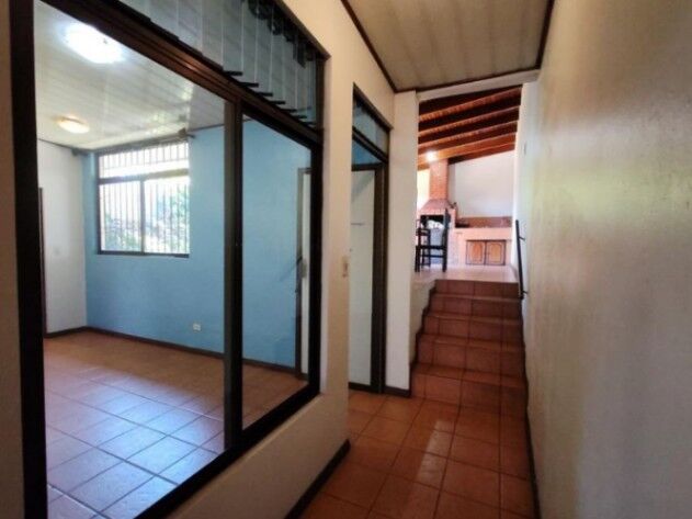 MLS-25-1698 LS VENTA EDIFICIO COMERCIAL ALAJUELA CENTRO  in Alajuela — $410,000