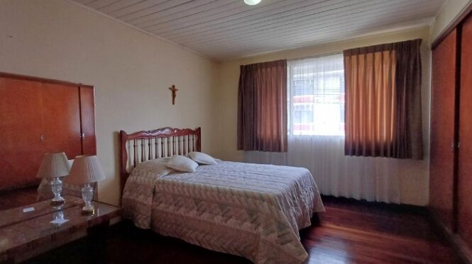 Venta de Casa de 3 Niveles en Montes de Oca-Mercedes. RAH 26-238 in Mercedes, Montes De Oca, San José — $345,000