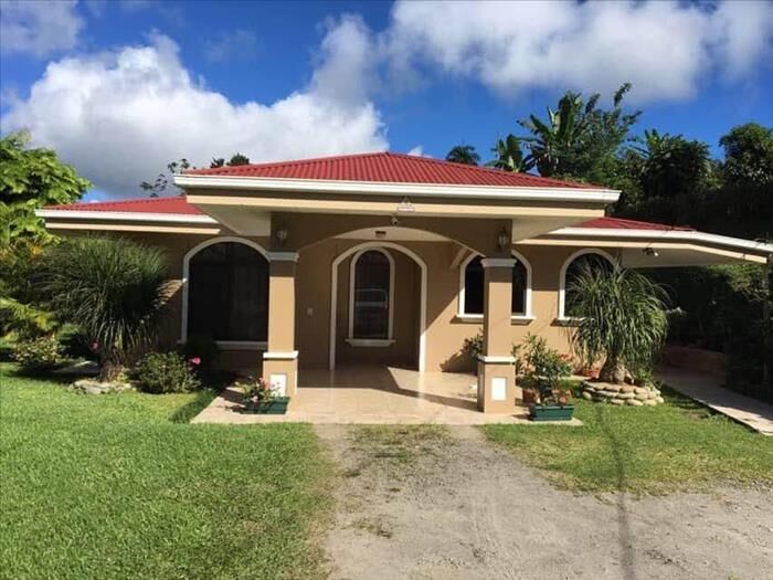 Hermosa Casa  en San Vito, Coto Brus, Puntarenas — $145,000