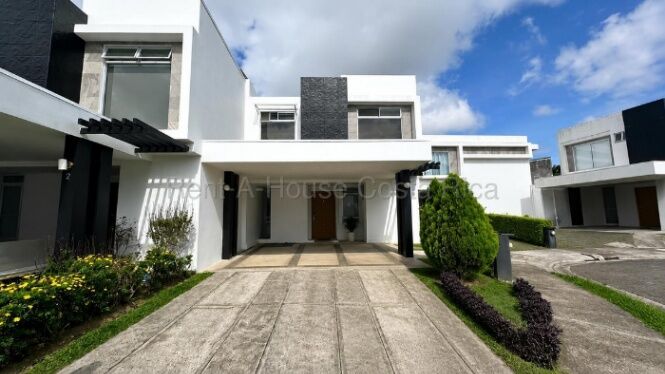 Venta de TOWNHOUSES en San Rafael-Montes de Oca. RAH 27-176 en San Rafael, Montes De Oca, San José — $276,000