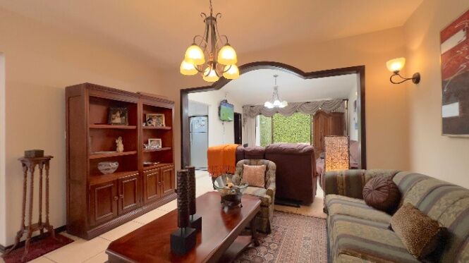 Venta de Casa de 222mt2 en Curridabat 26-945 en Curridabat, San José — $250,000