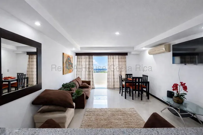 Venta de apartamento moderno de 2 habitaciones en Guachipelín #27-532 GS en Pozos, Santa Ana, San José — $165,000 - Foto 2 de 9