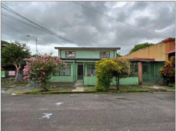 Se vende espaciosa casa con patio en Curridabat 24-1276 en Curridabat, San José — ₡ 120 000 000