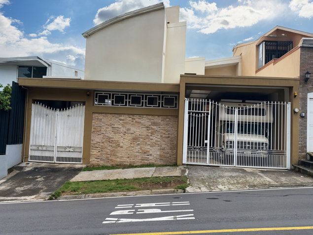VENTA DE CASA EN LOMAS DE AYARCO en Curridabat, San José — $365,000
