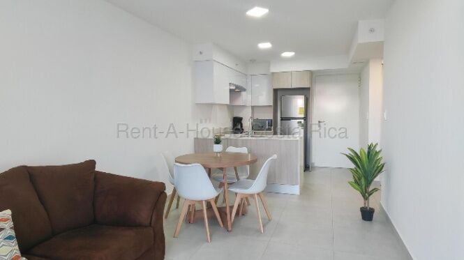 Se alquila apartamento en Uruca San José 26-1930 en Uruca, San José — $1,200