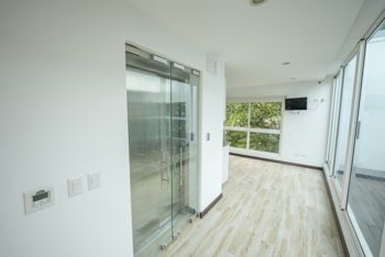 Penthouse de 3 Habitaciones + Oficina en Jaboncillos de Escazú in San Rafael, Escazú, San José — $930,000 - Photo 5 of 29