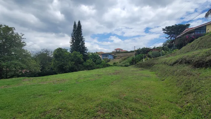 Lot for Sale in Condominio El Roble, Grecia en Grecia, Alajuela — $75,000 - Foto 2 de 10