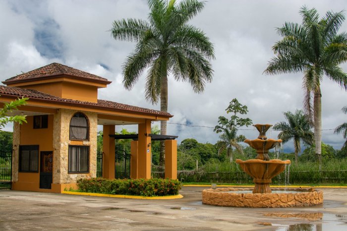 VENTA DE QUINTA, LIMÓN, GUÁPILES, POCOCÍ, QUINTAS EL CORINTO in Guápiles, Pococí, Limón — $65,000