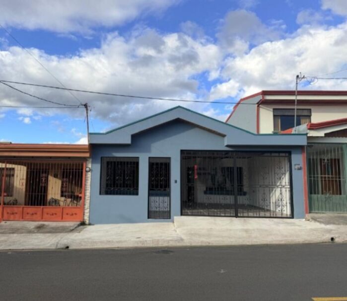 Venta de Hermosa casa en San Francisco de Heredia 26-1212 en San Francisco, Heredia — $194,000