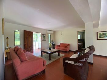 Venta de Casa  con terreno de 9000mts en Garabito 26-9 en Jacó, Garabito, Puntarenas — $335,000 - Foto 4 de 10