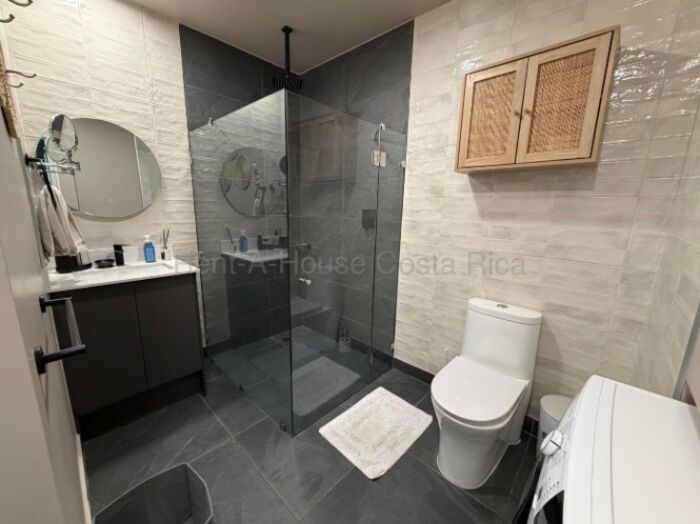 Alquiler de apartamento amueblado con amenidades premium en Barrio Escalante #27-14 GS in Carmen, San José — $1,100