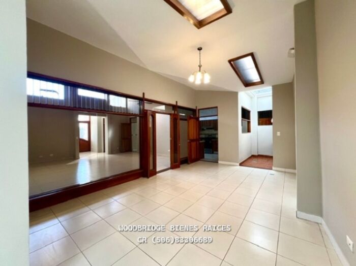 CR Escazú casa en alquiler 1 piso $1.800 / en San Rafael en San Rafael, Escazú, San José — $1,800