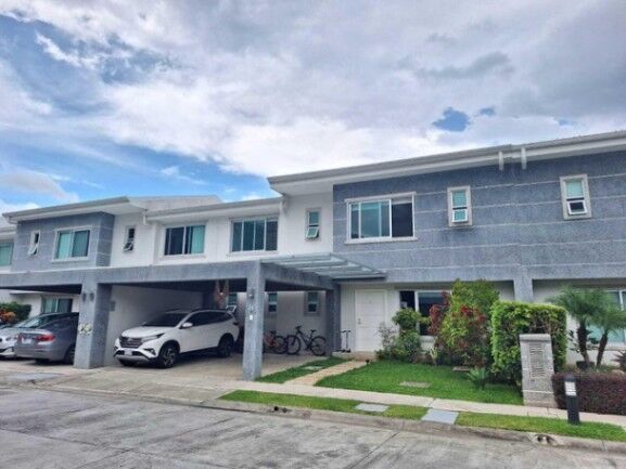 Venta de Casa en Piedades de Santa Ana. RAH 26-639 en Piedades, Santa Ana, San José — $375,000