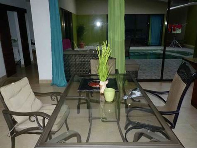 Casa con piscina en Atenas Centro en Atenas, Alajuela — $270,000 - Foto 3 de 14