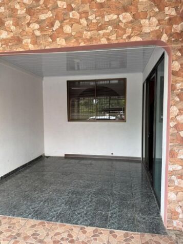 SE VENDE BELLA PROPIEDAD Y CASA EN PÉREZ ZELEDÓN CENTRO.  in San Isidro De El General, Pérez Zeledón, San José — ₡ 100 000 000