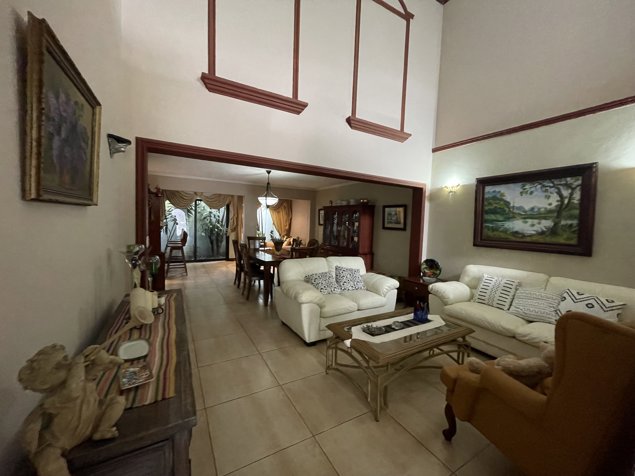 Casa en venta Curridabat, Altamonte I con apartamento 5PIV9731966 en Curridabat, San José — $350,000 - Foto 2 de 27
