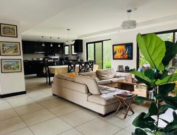 Se vende casa en Flores Heredia 26-1291 en San Joaquín, Flores, Heredia — $380,000 - Foto 4 de 20