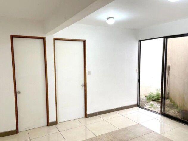 Venta de Local Comercial + 2 APTOS en Zapote-San José. in Zapote, San José — ₡ 570 000