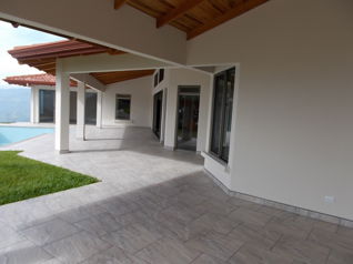 Casa Roca Verde en Atenas con acabados modernos y tradicionales en Atenas, Alajuela — $629,000 - Foto 5 de 24