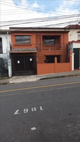 Hermosa propiedad en el centro de Desamparados **Ganga** in Desamparados, San José — ₡ 90 000 000