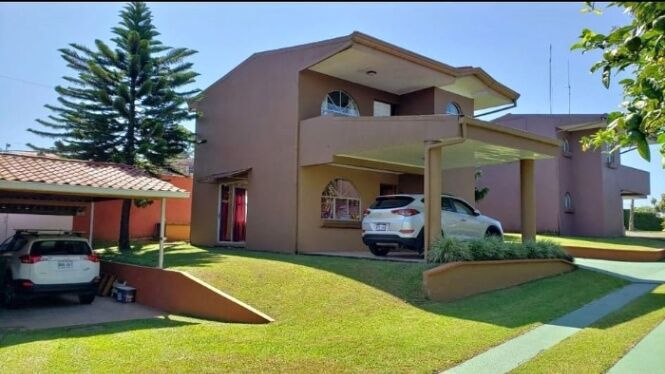 Propiedad Exclusiva con Tres Residencias de Lujo en San Ramón de Tres Ríos, Cartago-Costa Rica. en San Ramón, La Unión, Cartago — $615,000