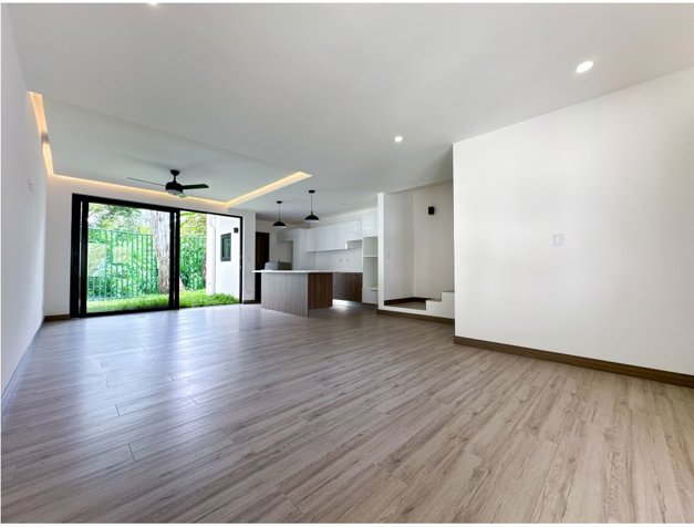 Se alquila casa moderna completamente nueva en Escazú en Escazú, San José — $2,300