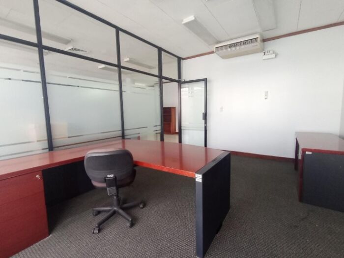 Venta/ Alquiler edifio comercial con mobiliario en Carmen, San José — $1,150,000