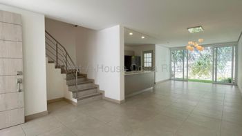 Venta de Casa en San Rafael de Escazú. RAH 27-316 in San Rafael, Escazú, San José — $340,000 - Photo 5 of 20