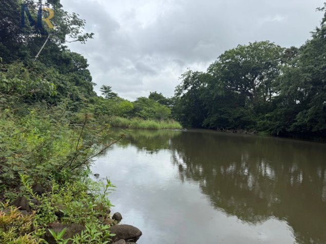 Finca de 85.9 Hectáreas con Río  Oportunidad de Inversión Agropecuaria en La Garita, La Cruz, Guanacaste — ₡ 429 650 000