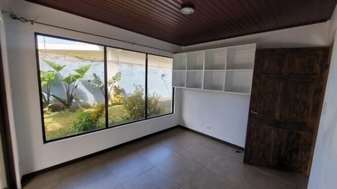 Venta de Casa en San Isidro-Heredia. RAH 25-1326 en San Isidro, Heredia — ₡ 163 000 000
