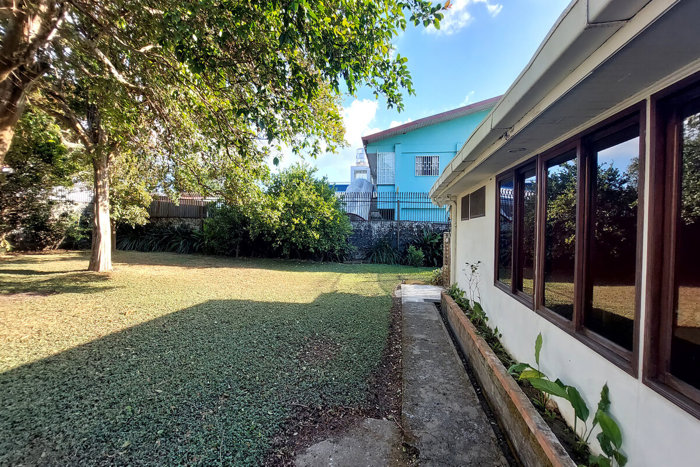 Propiedad para desarrollo comercial o habitacional en Moravia centro in San Vicente, Moravia, San José — $675,000