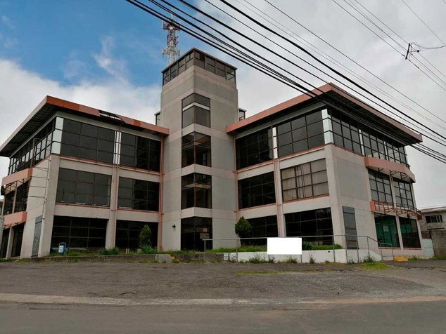 SE VENDE EDIFICIO COMERCIAL ESQUINERO DE 4 NIVELES UBICADO EN ZARCERO en Zarcero, Alajuela — ₡ 378 158 800