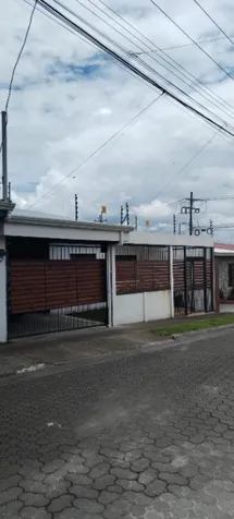 SE VENDE BELLA CASA EN DULCE NOMBRE DE CARTAGO.  en Dulce Nombre, Cartago — ₡ 67 500 000