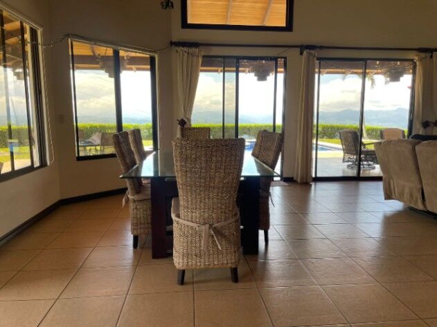 SE ALQUILA BELLA CASA EN ATENAS.  en Atenas, Alajuela — $2,500