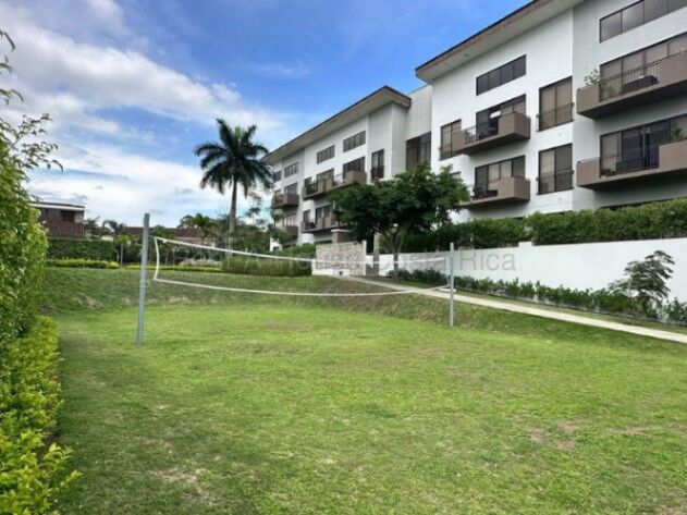 Venta de Casa en Parques del Sol-Santa Ana. in Santa Ana, San José — $290,000