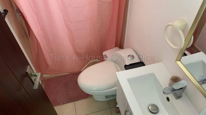 Se vende apartamento en Hatillo San José 27-43 en Hatillo, San José — $143,000