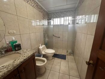 Venta de Propiedad con Uso Mixto en San Vicente de Moravia, Los Colegios. RAH 27-9 in San Vicente, Moravia, San José — 162 500 000 ₡ - Photo 5 of 16