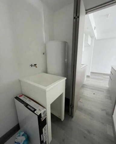 VENDO HERMOSO APARTAMENTO CON PARQUEO EN TORRE SER, ESCALANTE in Carmen, San José — $1,400 - Photo 3 of 24