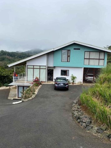 Casa tipo chalet en San Ramón con vistas a las montañas in Piedades Norte, San Ramón, Alajuela — $225,000