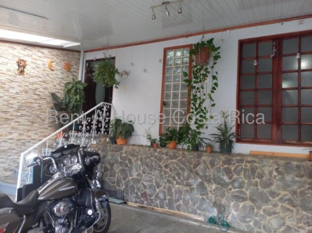 Venta de Casa en Guadalupe-Mata de Plátano. RAH 26-1417 PRECIO REBAJADO en Guadalupe, Goicoechea, San José — ₡ 85 000 000