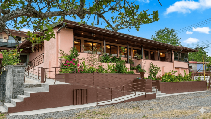 Local para eventos, restaurante, oficinas en San Ramón de Tres Ríos en San Ramón, La Unión, Cartago — $274,000