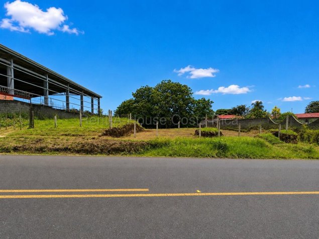 Venta de Lote Plano en El Carmen de Guadalupe #27-245 GS en Mata de Plátano, Goicoechea, San José — $168,000
