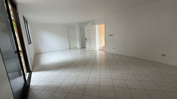 Casa en Condominio Privado en Trejos Montealegre, Escazú en Escazú, San José — $275,000 - Foto 2 de 17